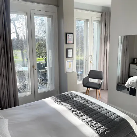 Hotel 63-3